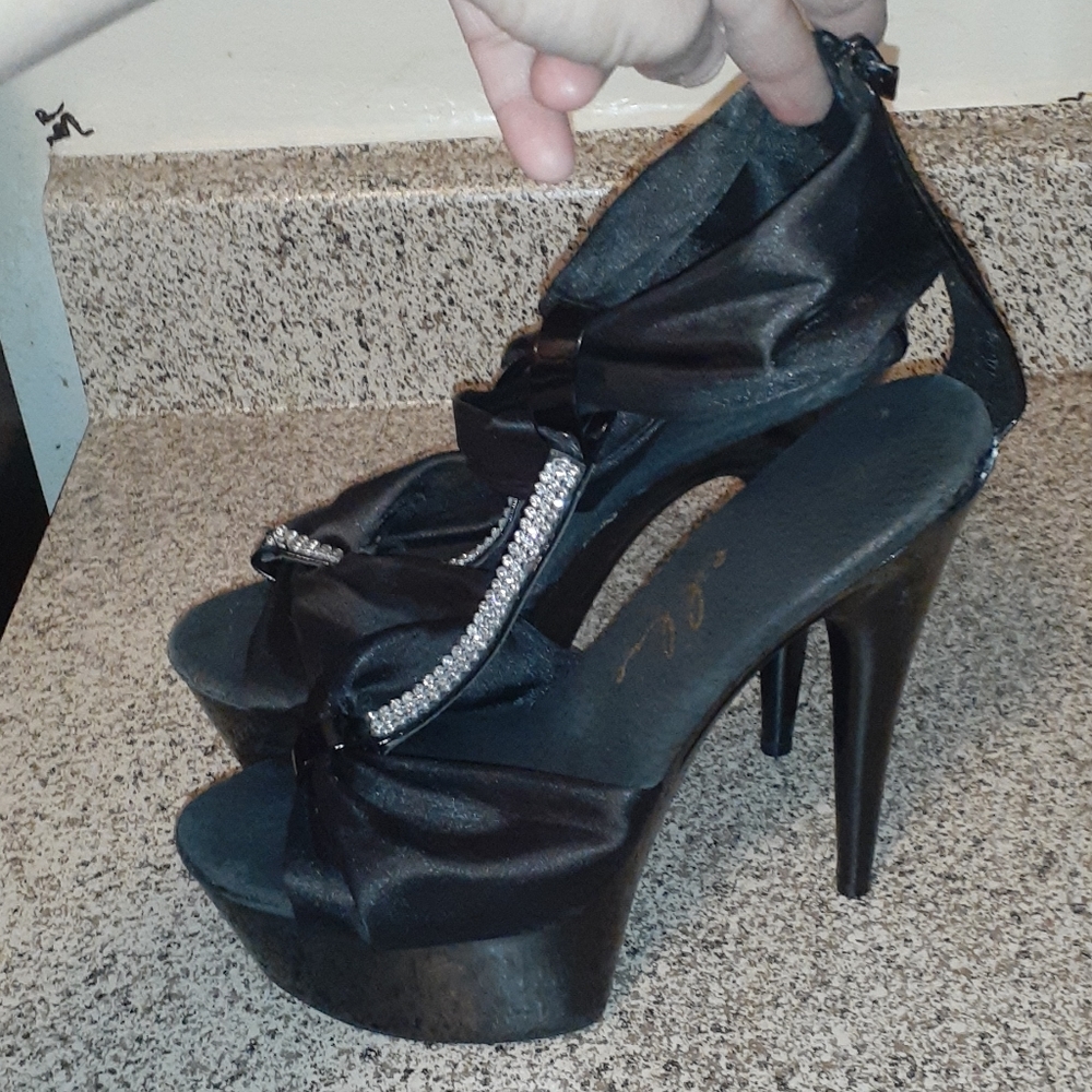 Platform Shoes - Picture 2 of 3